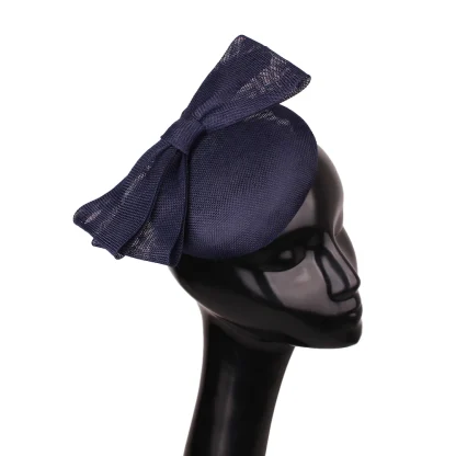 Feminine Solid Headpiece with Bow Design - Image 3